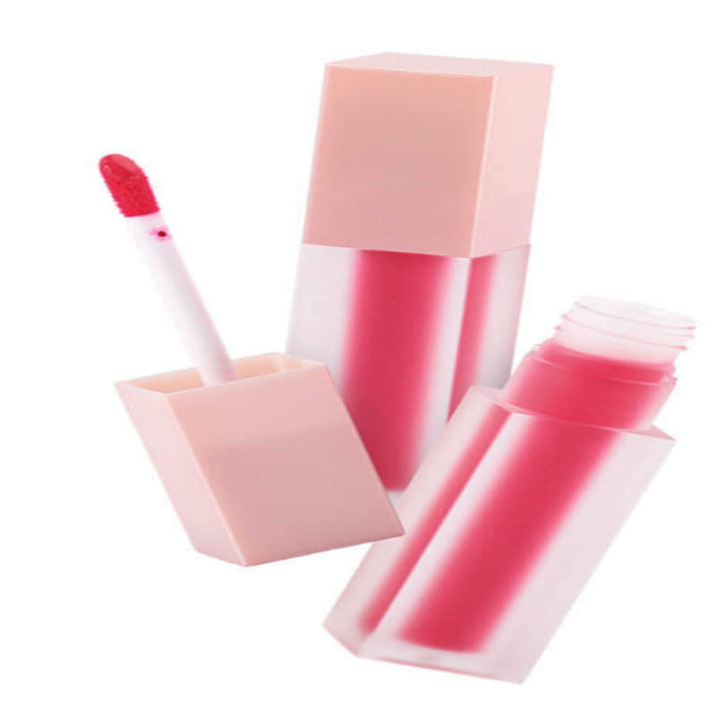 Private label matte moisturizing blush with white cap