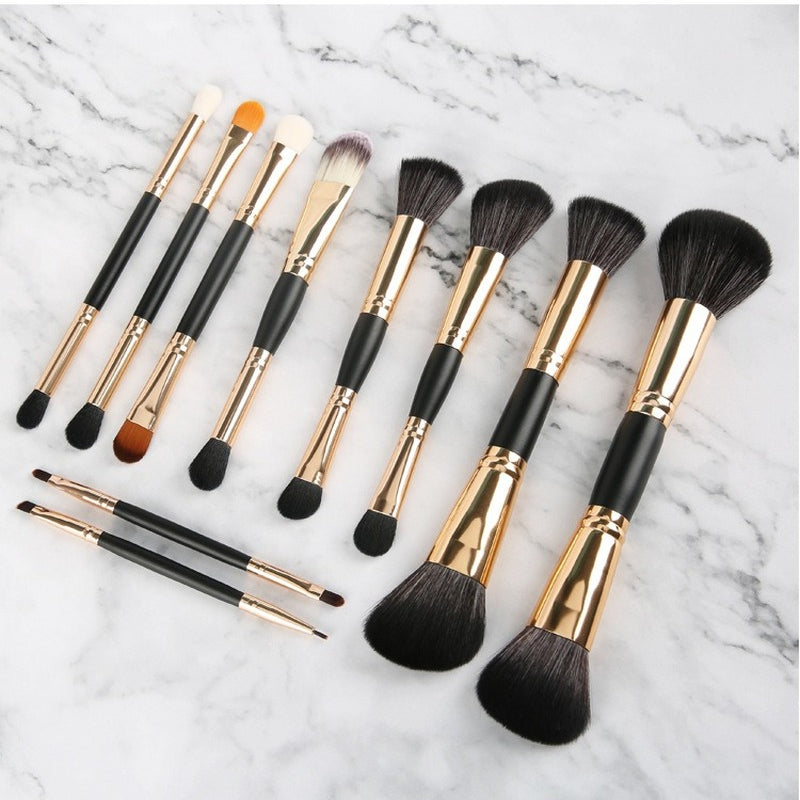 10 double-ended makeup brushes