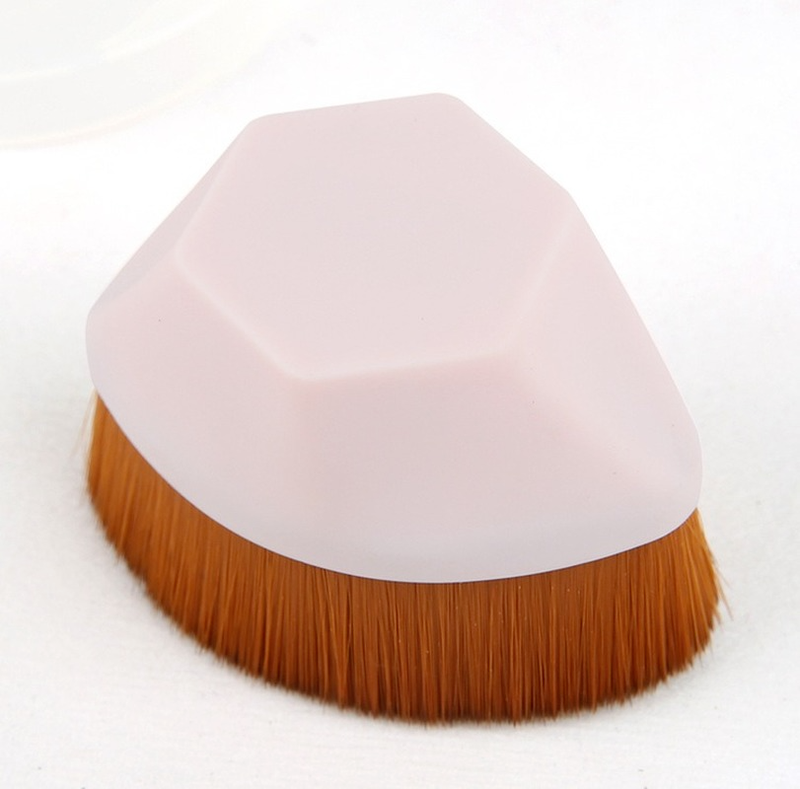Traceless Foundation Brush