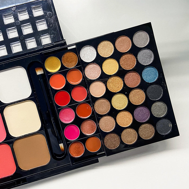 Eyeshadow kit