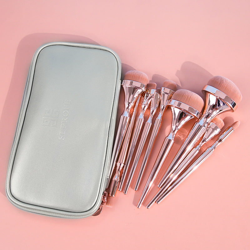 Complete set of makeup brushes