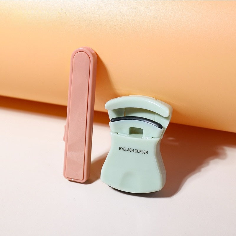 Portable eyelash curler + eyebrow trimmer set