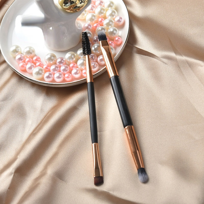 Eye shadow smudge double-ended brush